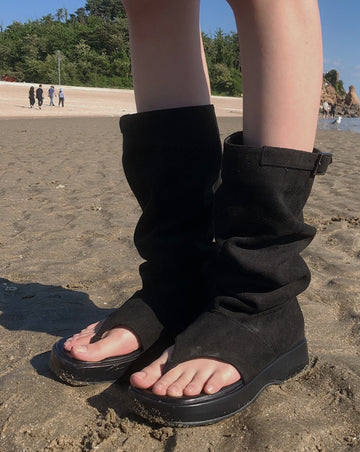 Koma suede leg warmer flip flops sandals
